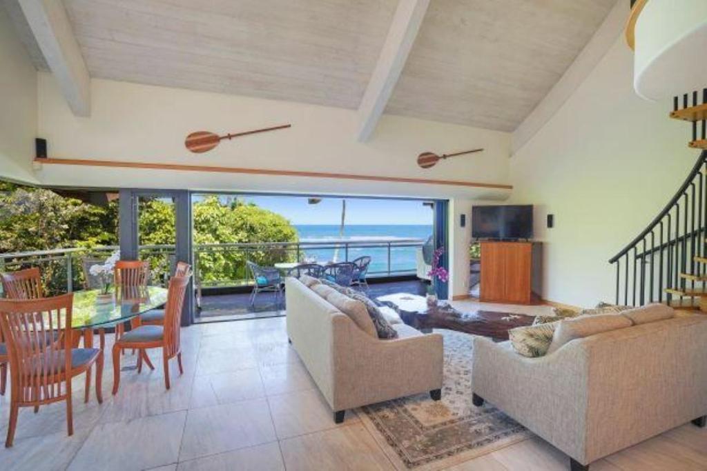 Luxury 2-Story Oceanfront Condo W/ Views & Pool Wailua  Exterior photo